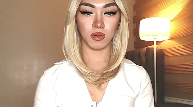 Snapshot of Local_Hoelyx chatting on February 11, 6:55 pm Local Hoelyx online show from February 11, 6:55 pm