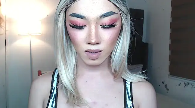 Snapshot of Local_Hoelyx chatting on March 22, 12:25 pm Local Hoelyx online show from March 22, 12:25 pm