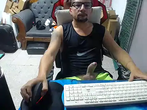 Snapshot of alexam_gal@xh chatting on December 1, 7:03 pm alexam galxh online show from December 1, 7:03 pm