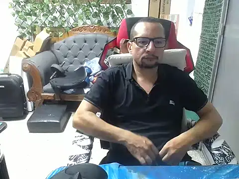 Snapshot of alexam_gal@xh chatting on December 2, 9:39 pm alexam galxh online show from December 2, 9:39 pm