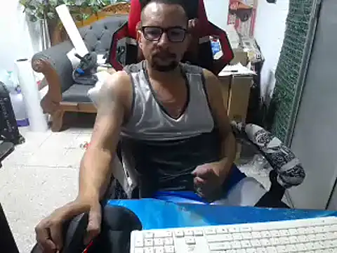 Snapshot of alexam_gal@xh chatting on December 20, 2:19 am alexam galxh online show from December 20, 2:19 am