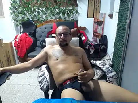 Snapshot of alexam_gal@xh chatting on January 5, 3:13 pm alexam galxh online show from January 5, 3:13 pm