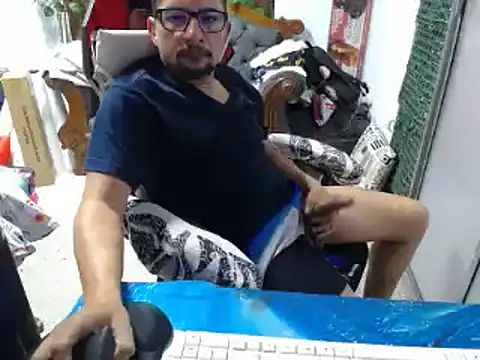 Snapshot of alexam_gal@xh chatting on January 18, 6:32 pm alexam galxh online show from January 18, 6:32 pm