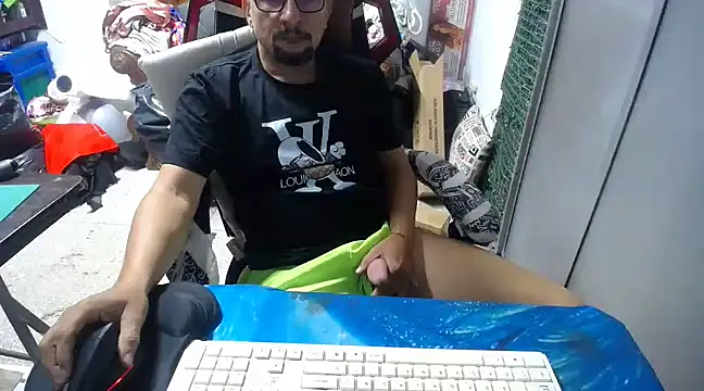 Snapshot of alexam_gal@xh chatting on February 5, 2:48 pm alexam galxh online show from February 5, 2:48 pm