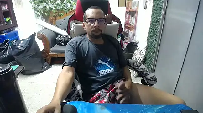 Snapshot of alexam_gal@xh chatting on February 17, 9:41 pm alexam galxh online show from February 17, 9:41 pm