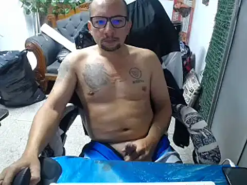 Snapshot of alexam_gal@xh chatting on March 3, 12:48 pm alexam galxh online show from March 3, 12:48 pm