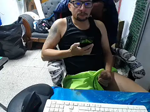 Snapshot of alexam_gal@xh chatting on March 8, 1:36 pm alexam galxh online show from March 8, 1:36 pm