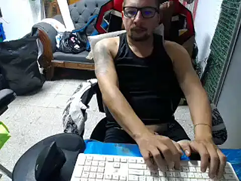 Snapshot of alexam_gal@xh chatting on March 9, 8:52 pm alexam galxh online show from March 9, 8:52 pm