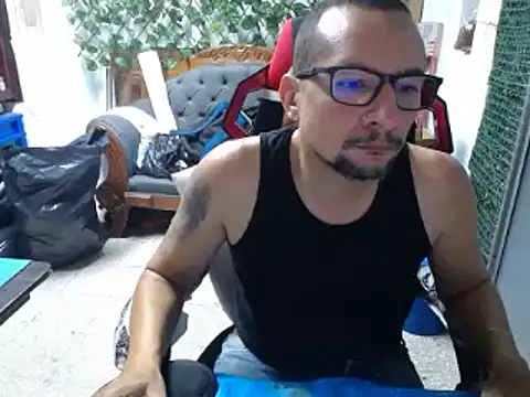 Snapshot of alexam_gal@xh chatting on March 10, 11:06 pm alexam galxh online show from March 10, 11:06 pm