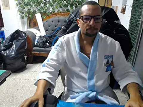 Snapshot of alexam_gal@xh chatting on March 12, 12:57 pm alexam galxh online show from March 12, 12:57 pm