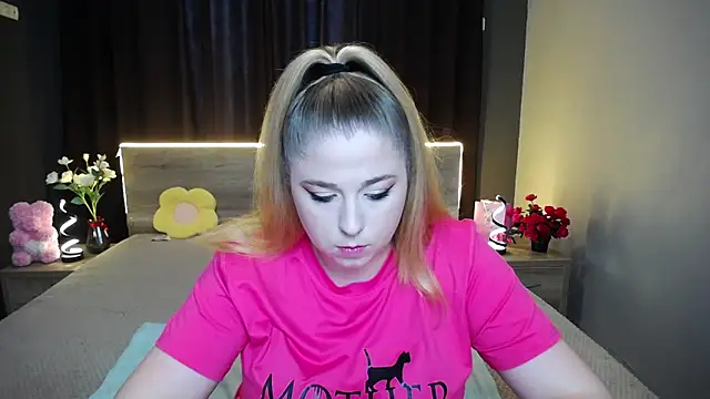 JessikaDaniel online show from November 18, 7:35 am