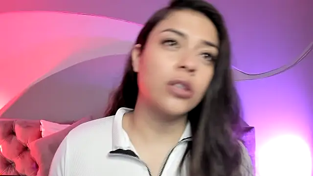 Snapshot of Nicolle_W chatting on March 6, 1:24 pm Nicolle W online show from March 6, 1:24 pm