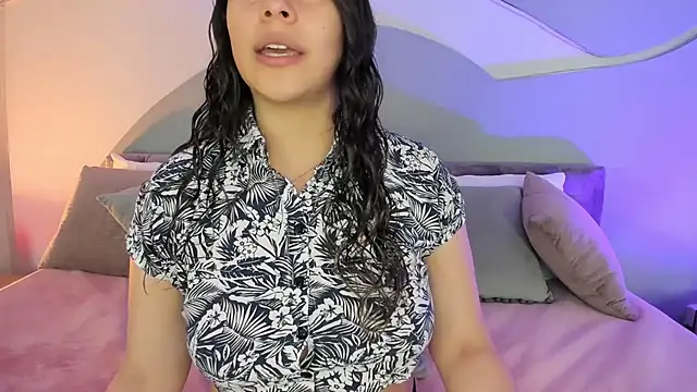 Snapshot of Nicolle_W chatting on September 21, 2:46 am Nicolle W online show from September 21, 2:46 am