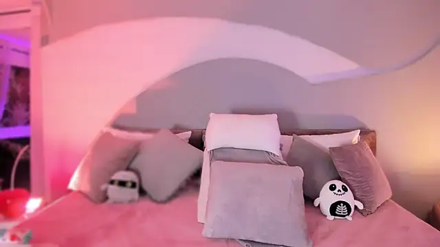 Snapshot of Nicolle_W chatting on October 3, 11:51 am Nicolle W online show from October 3, 11:51 am