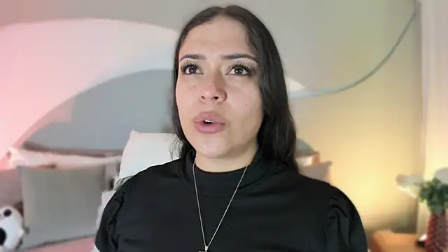 Snapshot of Nicolle_W chatting on October 4, 11:52 am Nicolle W online show from October 4, 11:52 am