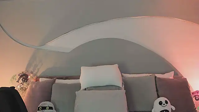 Snapshot of Nicolle_W chatting on October 23, 11:53 am Nicolle W online show from October 23, 11:53 am