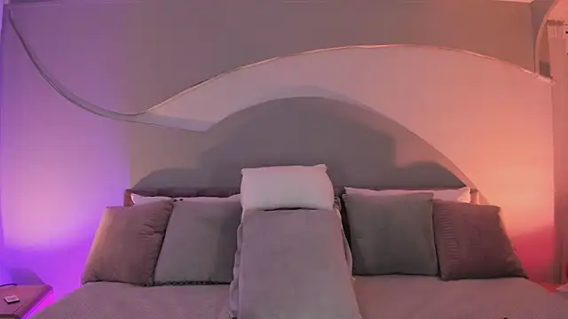 Snapshot of Nicolle_W chatting on November 5, 11:43 am Nicolle W online show from November 5, 11:43 am