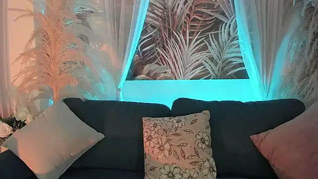 Snapshot of Nicolle_W chatting on November 20, 11:54 am Nicolle W online show from November 20, 11:54 am