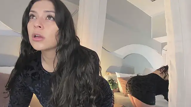 Snapshot of Nicolle_W chatting on December 2, 11:48 am Nicolle W online show from December 2, 11:48 am