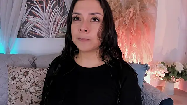 Snapshot of Nicolle_W chatting on June 26, 11:47 am Nicolle W online show from June 26, 11:47 am
