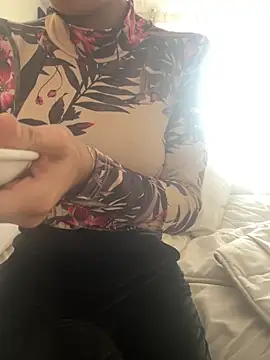 Snapshot of DulceMya6 chatting on September 12, 3:34 pm DulceMya6 online show from September 12, 3:34 pm