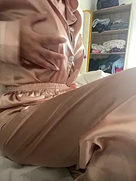 Snapshot of DulceMya6 chatting on October 24, 1:18 pm DulceMya6 online show from October 24, 1:18 pm