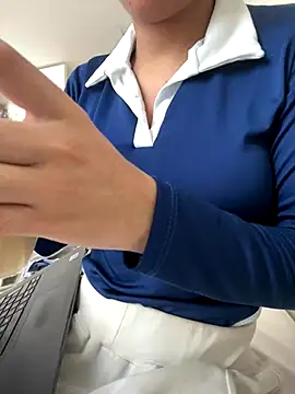 Snapshot of DulceMya6 chatting on December 20, 2:24 pm DulceMya6 online show from December 20, 2:24 pm