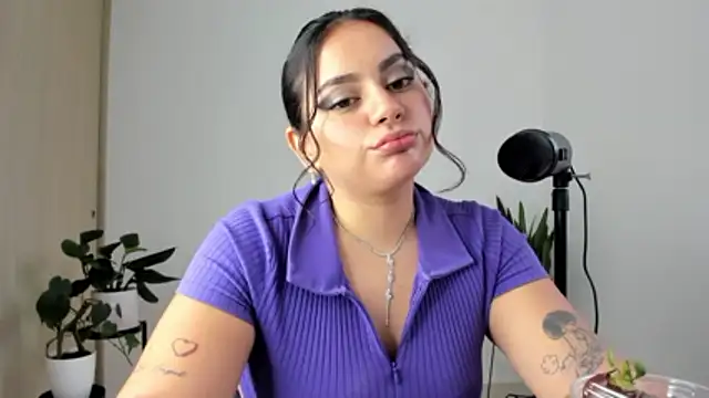 Snapshot of susy_angel chatting on December 14, 10:25 pm susy angel online show from December 14, 10:25 pm