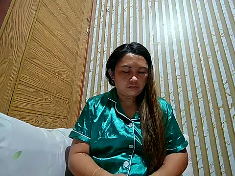 LalaiAsian online show from March 18, 9:29 pm