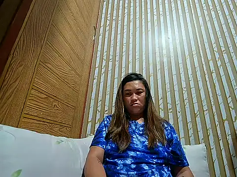 LalaiAsian online show from April 14, 9:43 pm