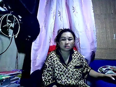 LalaiAsian online show from June 19, 3:38 pm