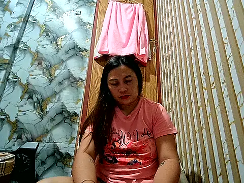 LalaiAsian online show from August 2, 10:30 pm