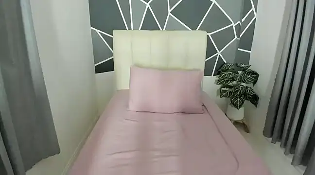 Snapshot of Sweethonjane chatting on December 18, 10:57 pm Sweethonjane online show from December 18, 10:57 pm