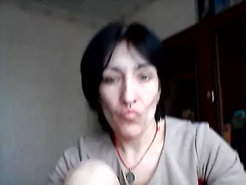 Snapshot of SunnyAmorre chatting on February 7, 7:40 am SunnyAmorre online show from February 7, 7:40 am
