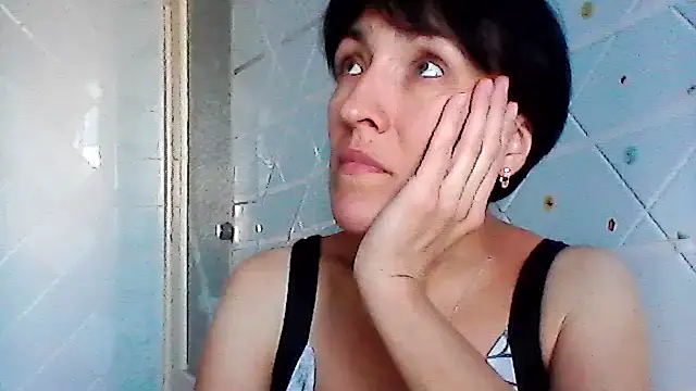 Snapshot of SunnyAmorre chatting on September 11, 9:31 am SunnyAmorre online show from September 11, 9:31 am