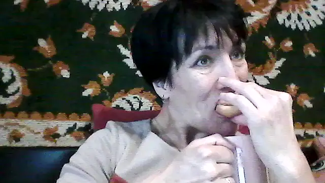 Snapshot of SunnyAmorre chatting on October 6, 7:39 am SunnyAmorre online show from October 6, 7:39 am