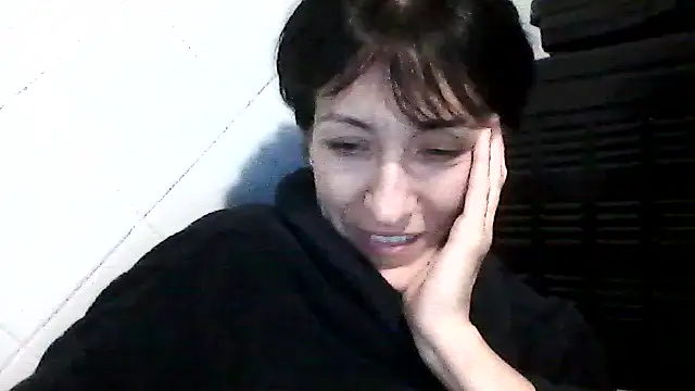 Snapshot of SunnyAmorre chatting on October 18, 8:31 pm SunnyAmorre online show from October 18, 8:31 pm