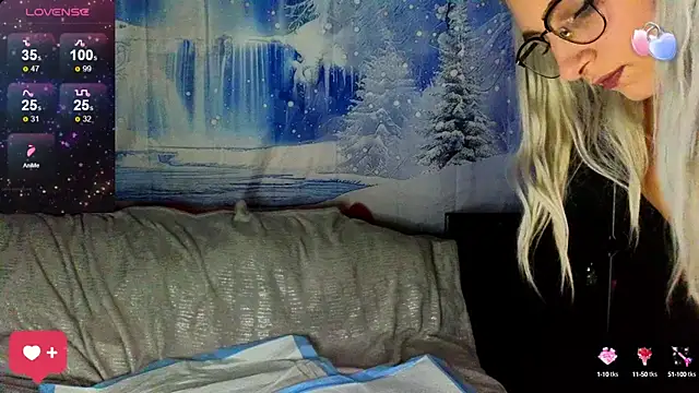 Snapshot of KittyMia chatting on January 23, 8:13 pm KittyMia online show from January 23, 8:13 pm