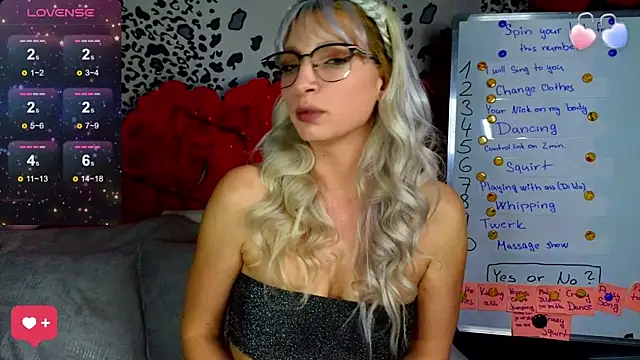 Snapshot of KittyMia chatting on February 7, 8:10 pm KittyMia online show from February 7, 8:10 pm