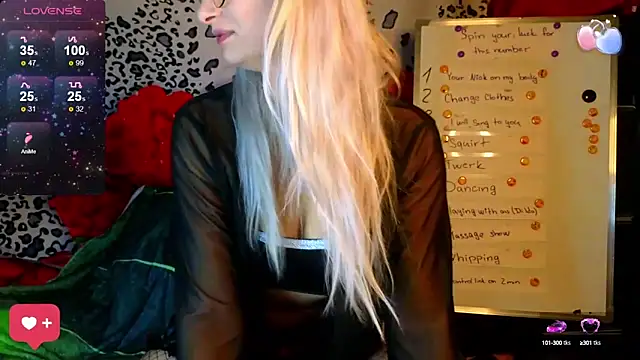 Snapshot of KittyMia chatting on February 21, 8:16 pm KittyMia online show from February 21, 8:16 pm