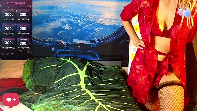 Snapshot of KittyMia chatting on March 10, 8:23 pm KittyMia online show from March 10, 8:23 pm