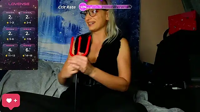 KittyMia online show from December 5, 8:27 pm