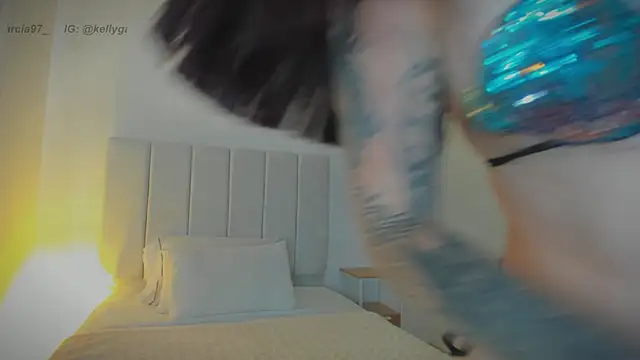 Ally Snow online show from April 10, 2:11 pm