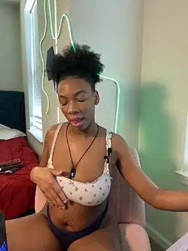 Snapshot of EatSweetMolly chatting on February 23, 12:37 pm EatSweetMolly online show from February 23, 12:37 pm