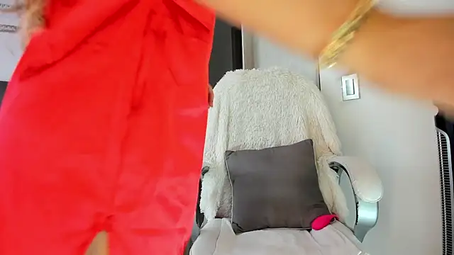 NatalieClark online show from January 19, 2:32 pm