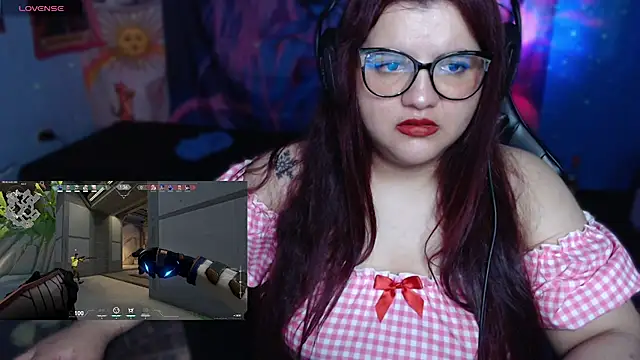 Snapshot of Annee23 chatting on June 22, 9:56 pm Annee23 online show from June 22, 9:56 pm