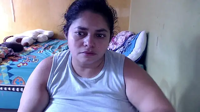 yulieth bbw online show from April 18, 1:48 pm