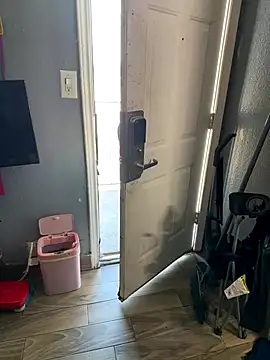 Snapshot of RoyalWearing chatting on October 13, 5:57 pm RoyalWearing online show from October 13, 5:57 pm