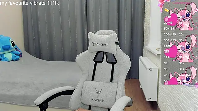 Hot Mia  online show from March 21, 5:56 pm