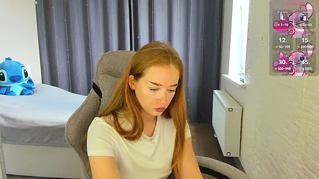 Snapshot of Hot_Mia_ chatting on June 15, 9:22 am Hot Mia online show from June 15, 9:22 am